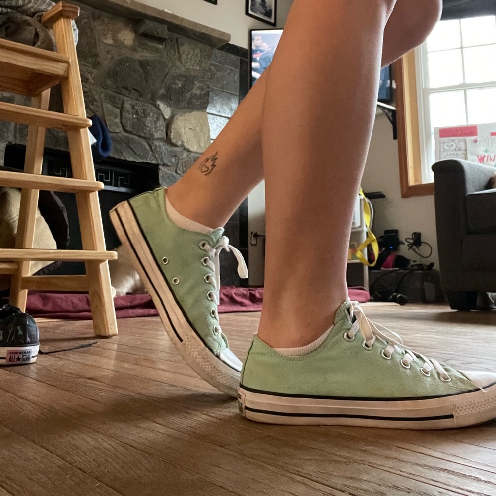 low top converse womens size 10